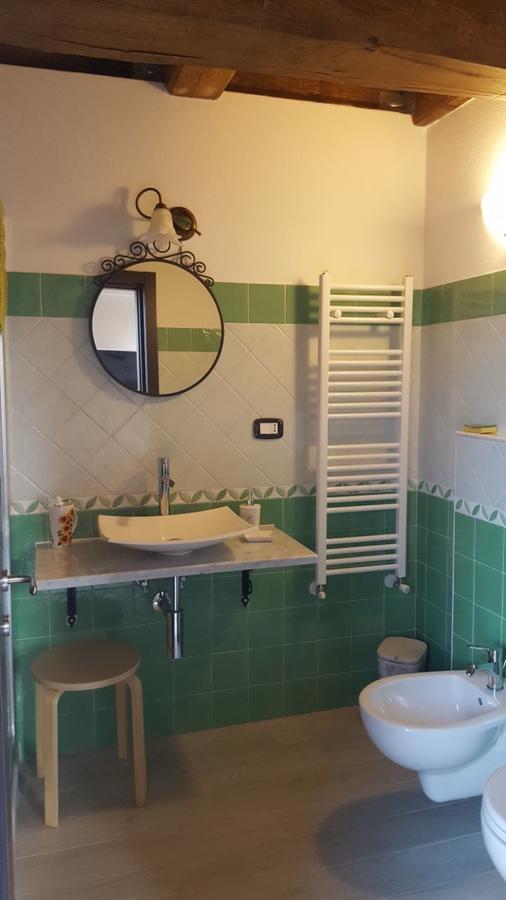 B&B La Taverna Degli Angeli Vezzi Portio Eksteriør billede