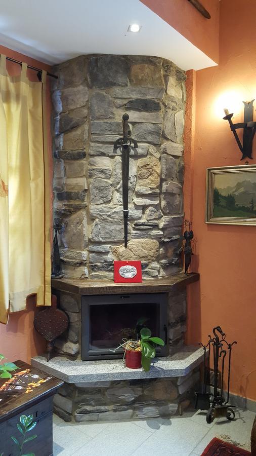B&B La Taverna Degli Angeli Vezzi Portio Eksteriør billede