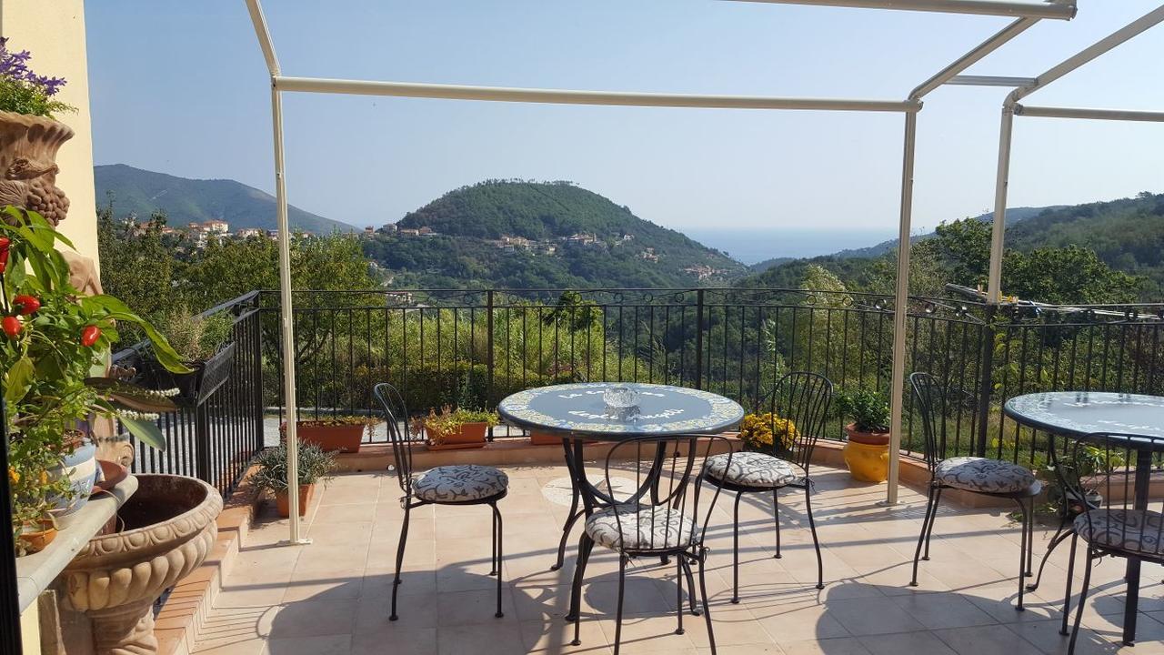 B&B La Taverna Degli Angeli Vezzi Portio Eksteriør billede